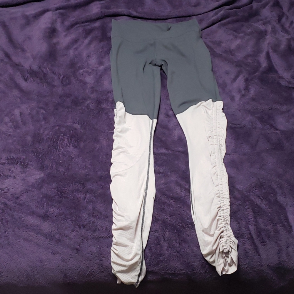 Small fabletics workout leggings NWOT